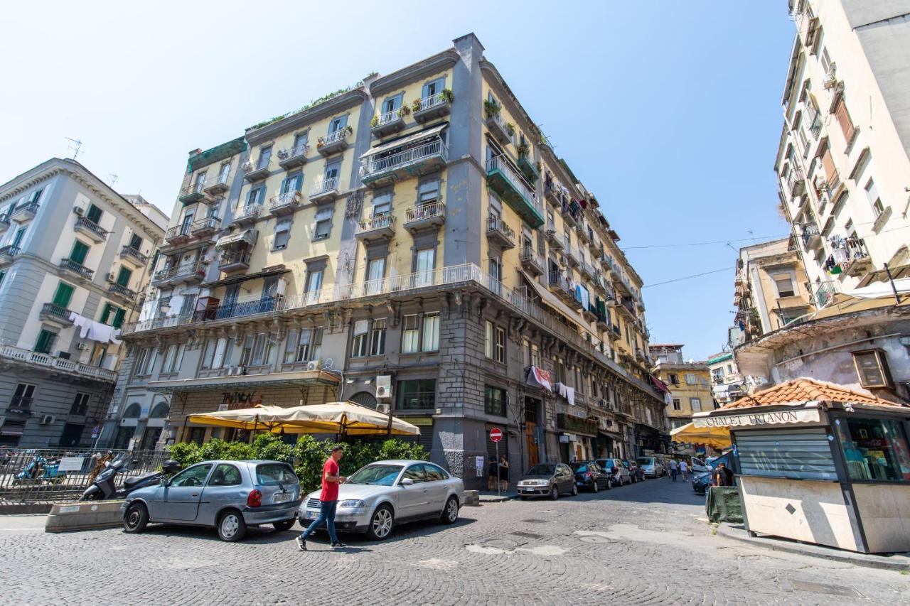 B&B Trianon Наполи Екстериор снимка