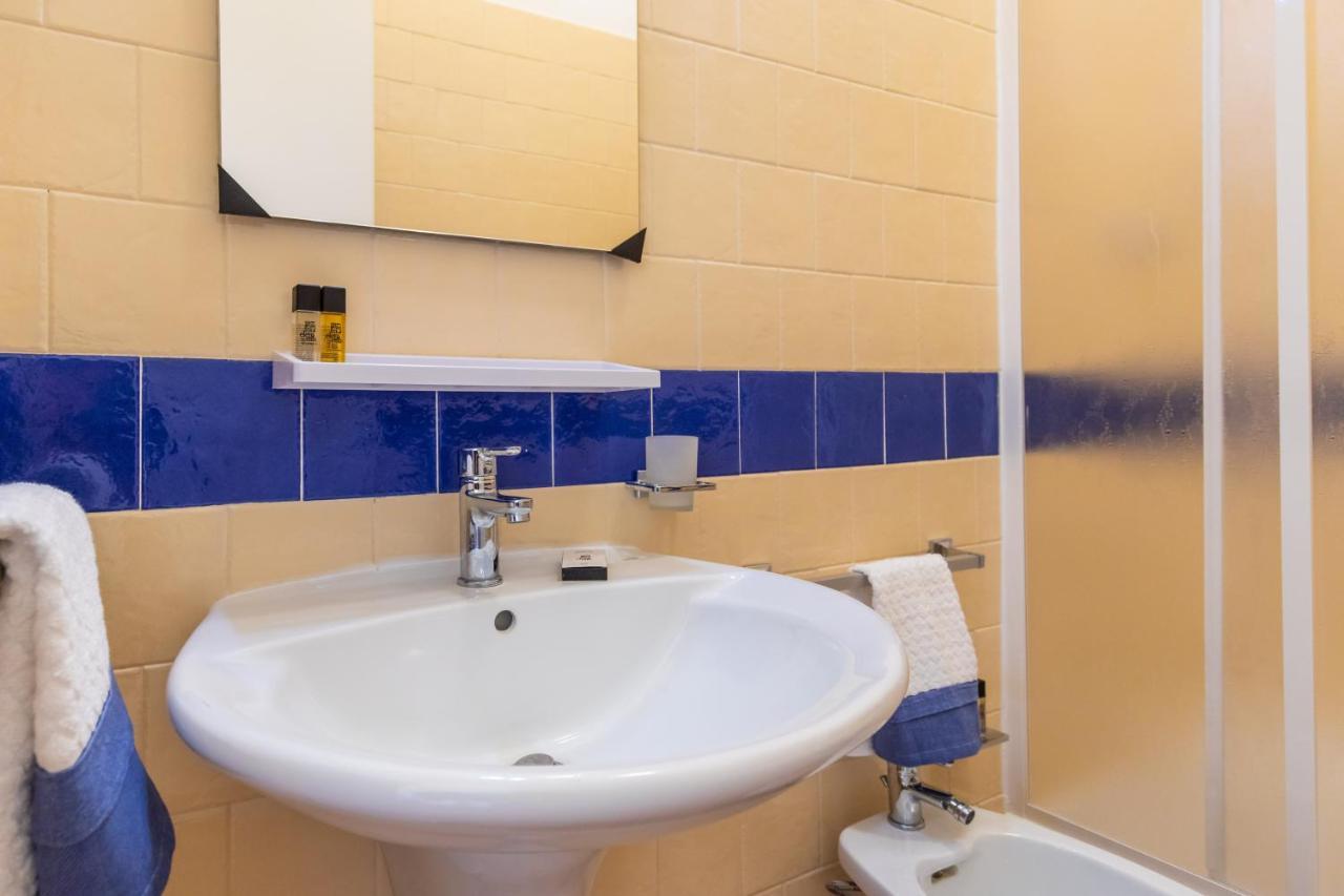 B&B Trianon Наполи Екстериор снимка