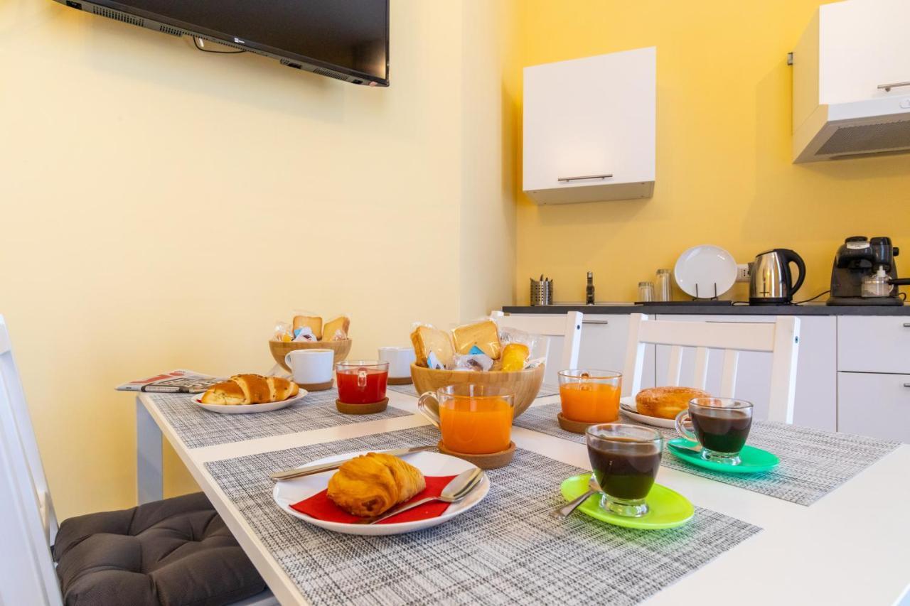 B&B Trianon Наполи Екстериор снимка